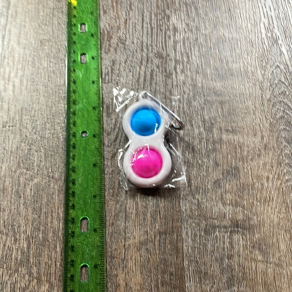 Simple dimple. - Picture 3 of 3